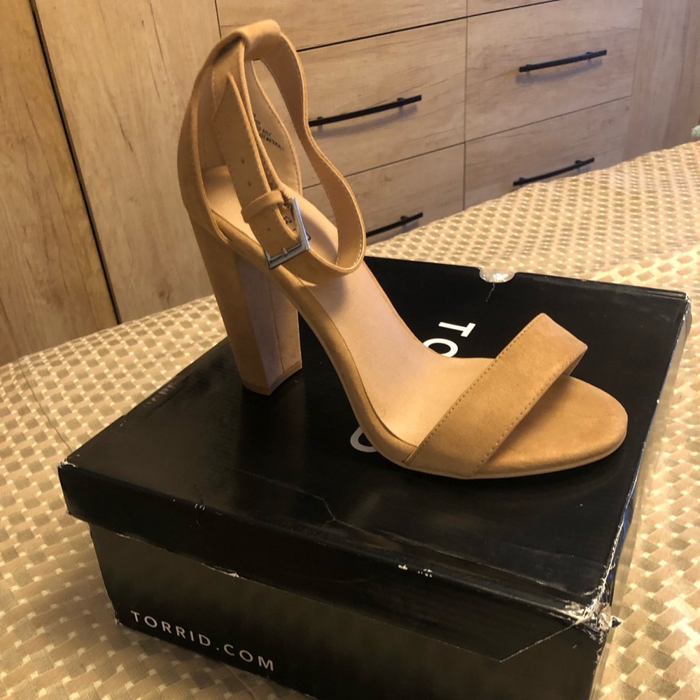 Women’s Open Toe Tapered Heel Dress Shoe